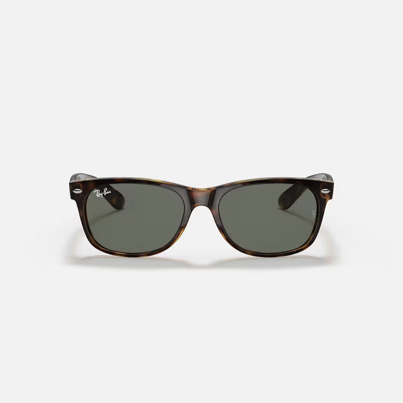 Ray-Ban NEW WAYFARER CLASSIC
Sunglasses in Polished Tortoise Frame and Green lens
RB2132